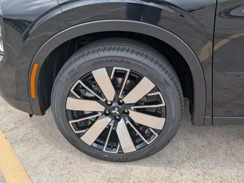 New 2026 Mitsubishi Outlander SE FWD image 9