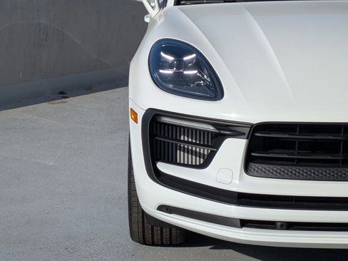 New 2025 Porsche Macan S image 12