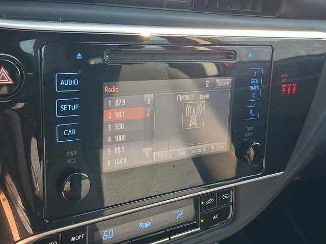 Used 2018 Toyota Corolla LE FWD image 16