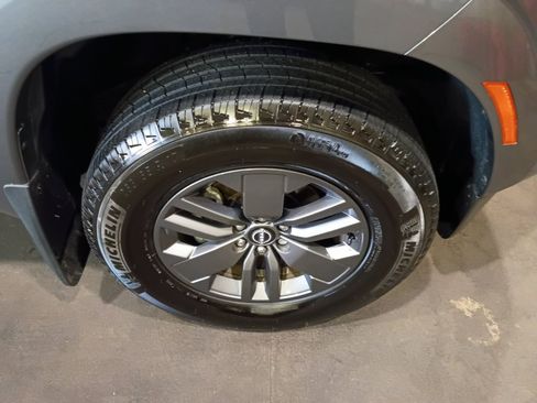 Used 2025 Nissan Frontier SV RWD image 25