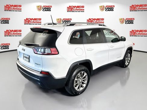 Used 2020 Jeep Cherokee Latitude Plus w/ Cold Weather Group AWD/4WD image 16