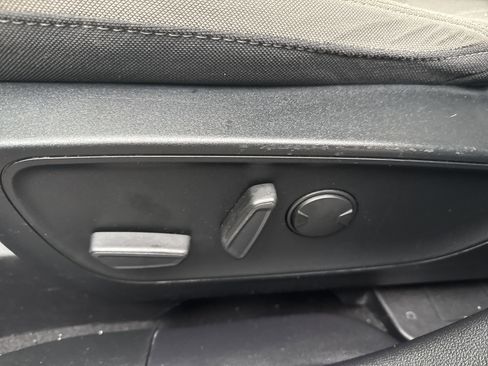 Used 2020 Ford Escape SE image 13