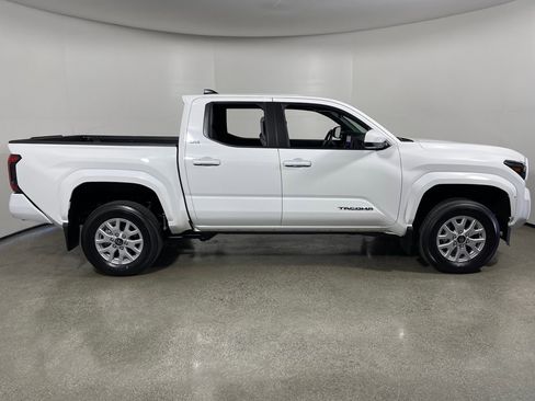 New 2026 Toyota Tacoma SR5 image 2