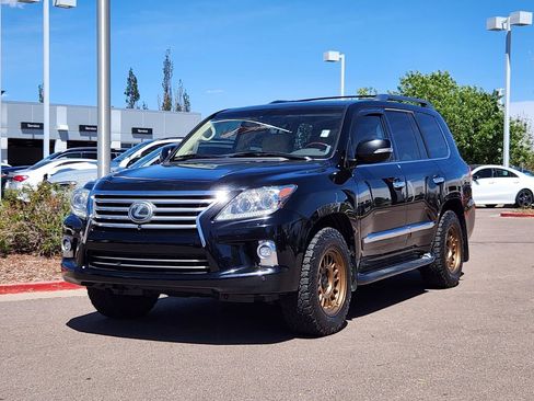 Used 2014 Lexus LX 570 4WD image 3