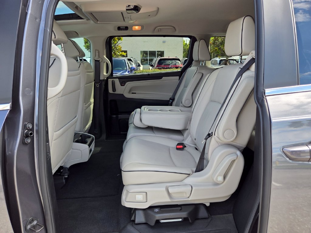 Used 2025 Honda Odyssey Touring image 11