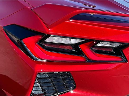 Used 2023 Chevrolet Corvette Stingray Premium Conv w/ Z51 Performance Package image 24