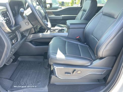 Used 2024 Ford F250 Lariat w/ Lariat Ultimate Package AWD/4WD image 17