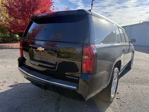 Used 2020 Chevrolet Suburban Premier image 3