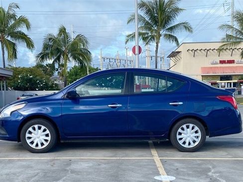 Used 2019 Nissan Versa SV FWD image 8