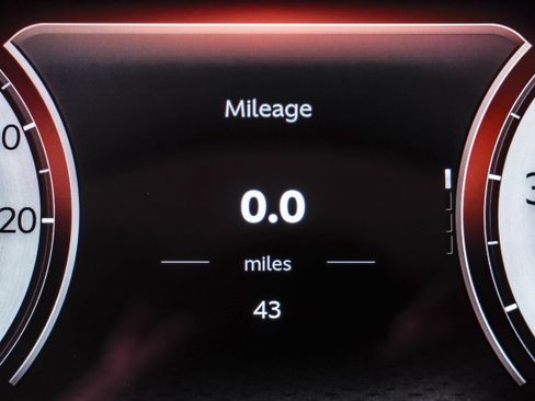 New 2025 Aston Martin DB12 Volante image 26