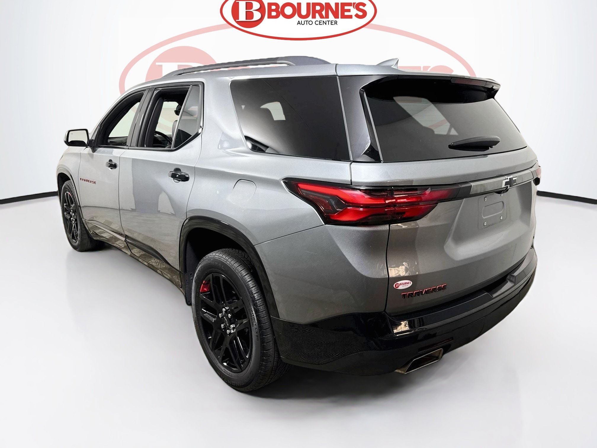 Used 2023 Chevrolet Traverse Premier w/ Redline Edition AWD/4WD image 10