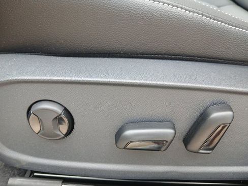 New 2026 Volkswagen Jetta SE FWD image 11