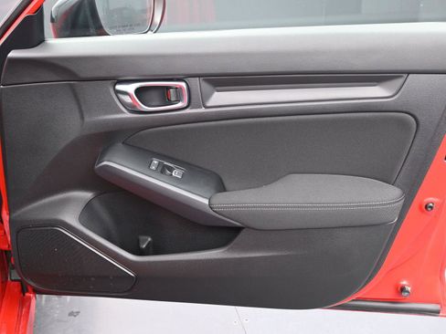 Used 2025 Honda Civic Sport image 6