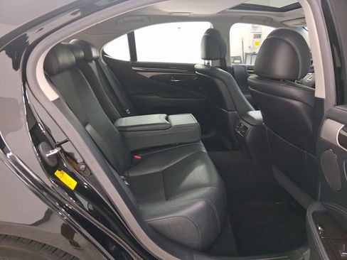 Used 2014 Lexus LS 460 w/ Comfort Package image 32