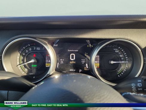 Used 2023 Jeep Wrangler Unlimited Sahara w/ Cold Weather Group image 21