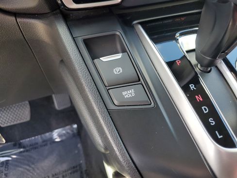 Used 2020 Honda CR-V LX image 27