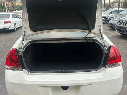 Used 2016 Chevrolet Impala LT w/ LT Sunroof Package image 11