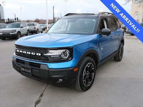 Used 2025 Ford Bronco Sport Outer Banks w/ Outer Banks Tech Package+ image 2