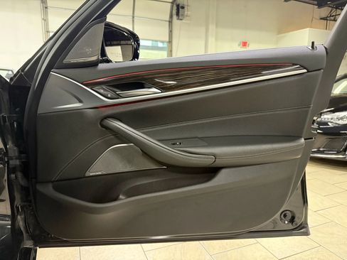 Used 2018 BMW 530e xDrive image 29