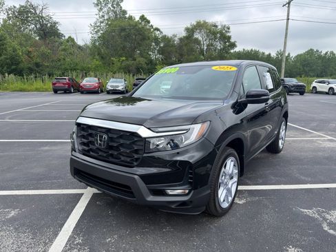 Used 2025 Honda Passport EX-L image 2