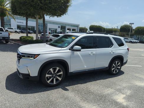 Used 2024 Honda Pilot Elite image 13