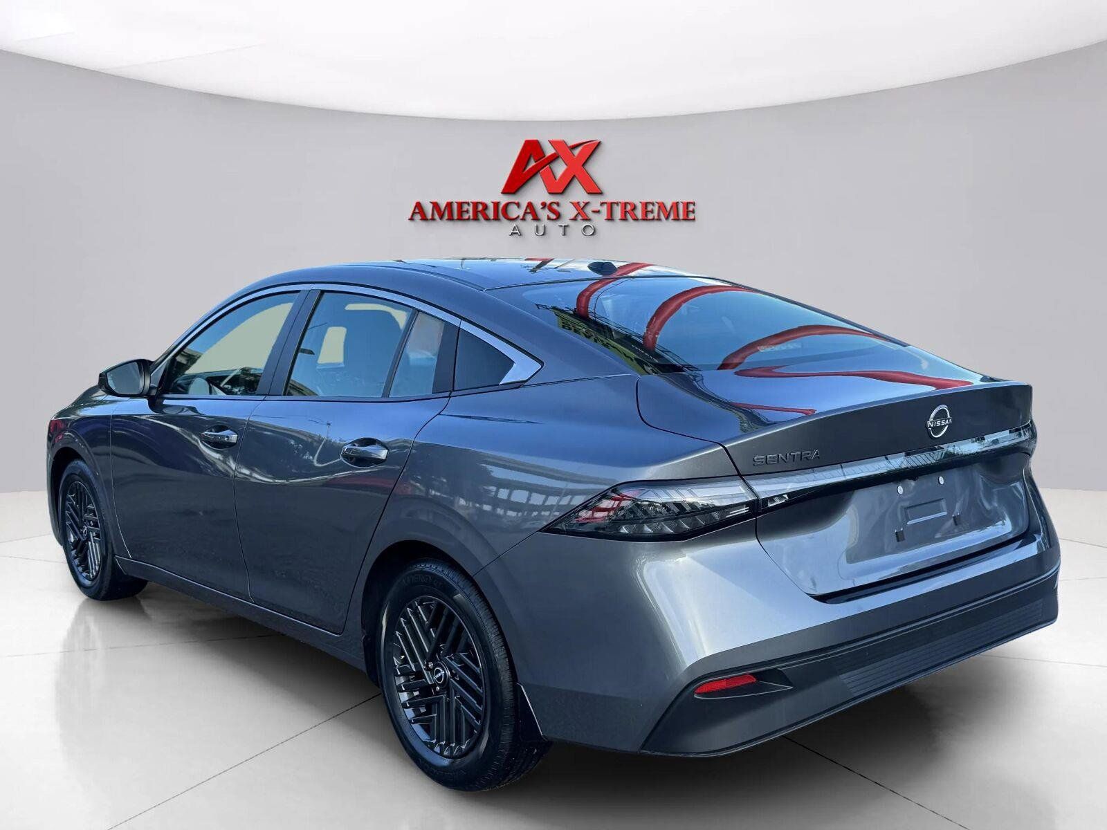 Used 2026 Nissan Sentra SV w/ SV Convenience Package FWD image 4