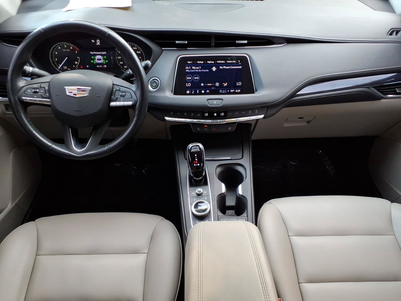 Used 2023 Cadillac XT4 Luxury w/ Cold Weather Package AWD/4WD image 28