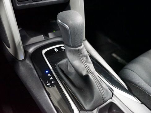 Certified 2025 Toyota Corolla Cross LE image 21