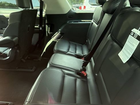 Used 2025 Ford Expedition Platinum w/ Driver's Package AWD/4WD image 15