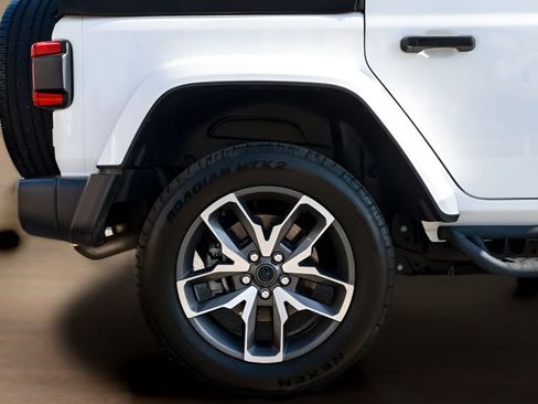 Used 2024 Jeep Wrangler Unlimited w/ Convenience Group image 13