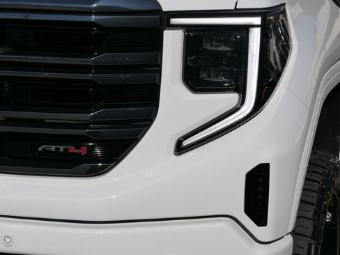 Used 2023 GMC Sierra 1500 AT4 w/ AT4 Preferred Package image 9