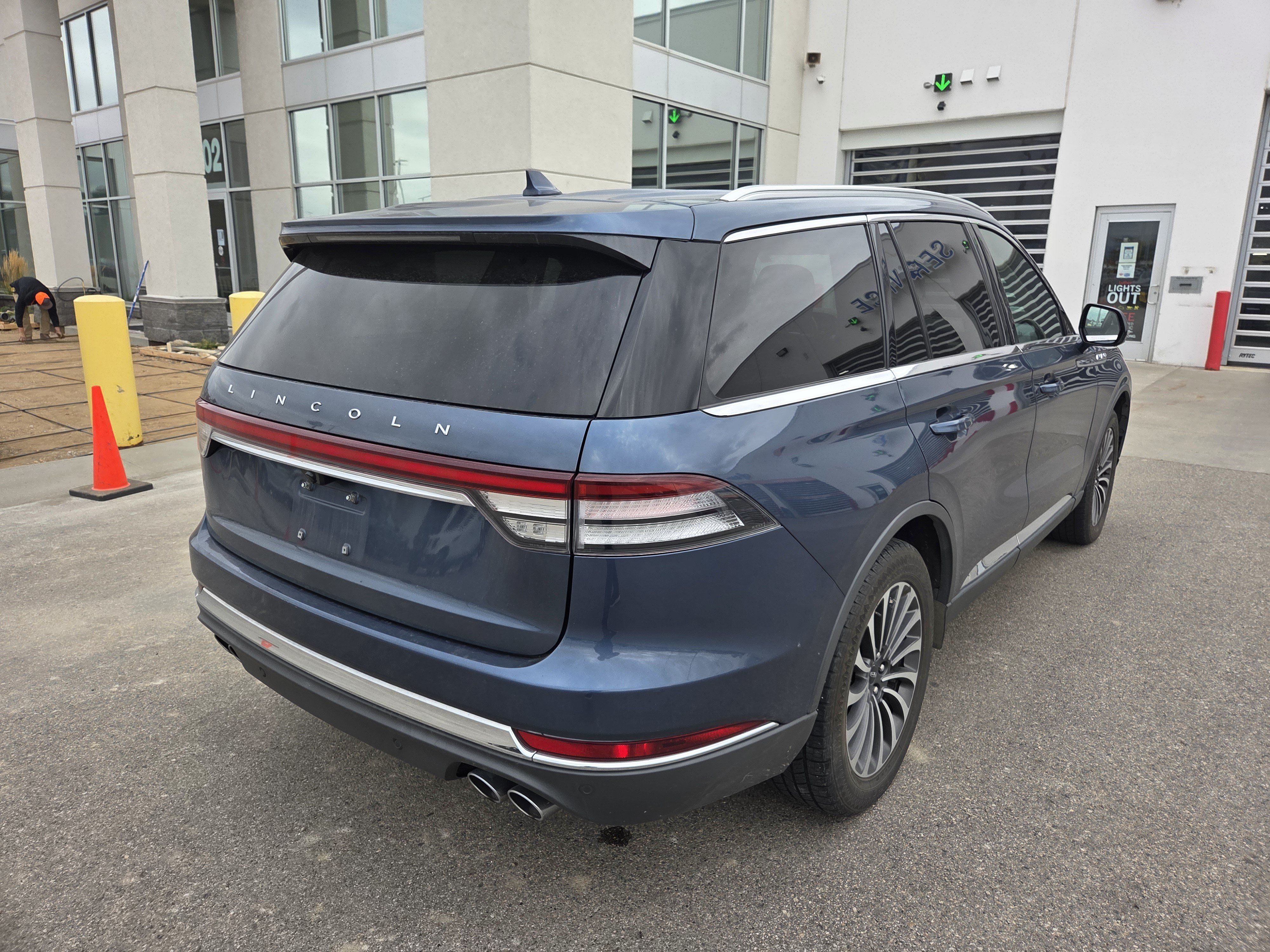 Used 2020 Lincoln Aviator Reserve AWD/4WD image 5