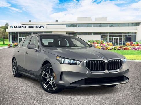 Used 2026 BMW 530i xDrive AWD/4WD image 1
