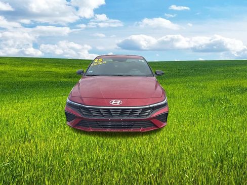 Certified 2025 Hyundai Elantra Sport image 2