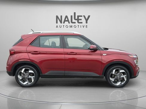Used 2023 Hyundai Venue Limited w/ Cargo Package image 7