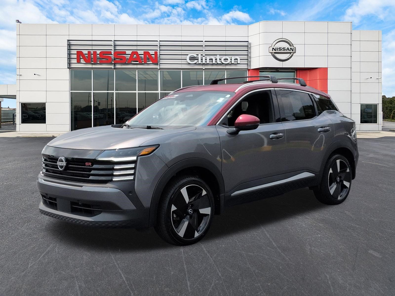 Used 2025 Nissan Kicks SR w/ Illumination Package FWD image 7