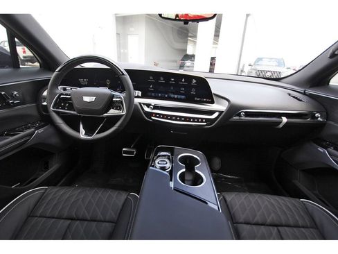 New 2027 Cadillac Lyriq Signature Sport w/ Nappa Leather Package AWD/4WD image 9