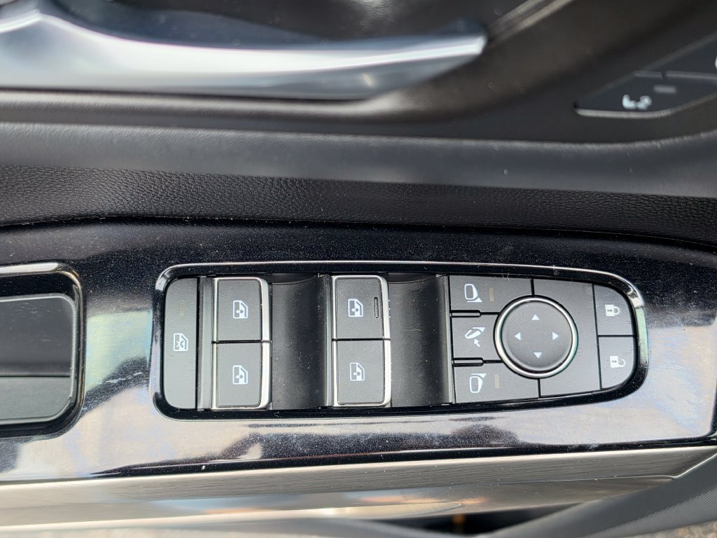 Used 2024 Nissan Pathfinder Platinum FWD image 13