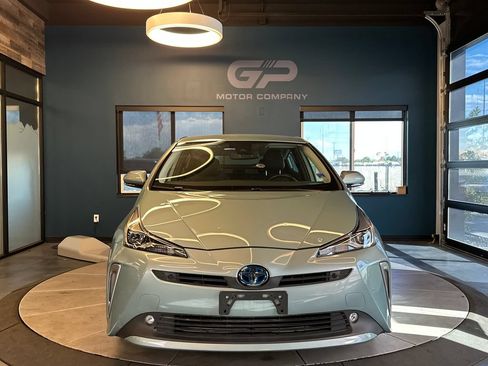 Used 2019 Toyota Prius XLE AWD/4WD image 8
