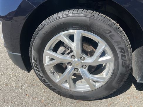 Used 2020 Chevrolet Equinox LT FWD image 11