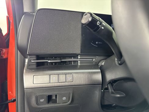 Used 2024 Hyundai Kona Limited image 14