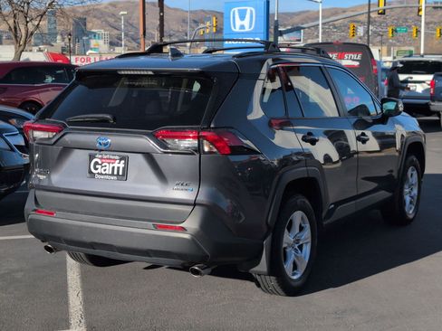 Used 2019 Toyota RAV4 XLE image 7