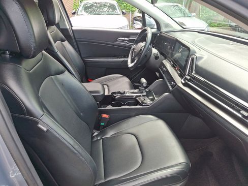 Used 2023 Kia Sportage EX FWD image 13