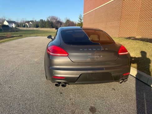 Used 2016 Porsche Panamera S image 13