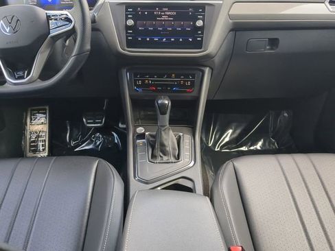 Certified 2023 Volkswagen Tiguan SE R-Line image 14