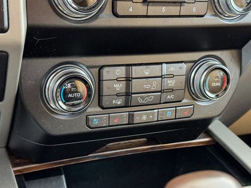 Used 2019 Ford F150 Lariat w/ Equipment Group 502A Luxury image 35