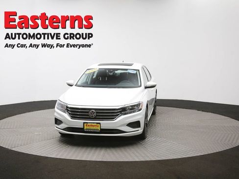 Used 2022 Volkswagen Passat 2.0T SE image 86