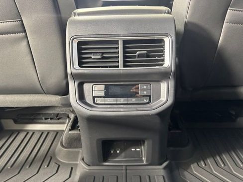 Used 2025 Volkswagen Atlas SEL AWD/4WD image 13