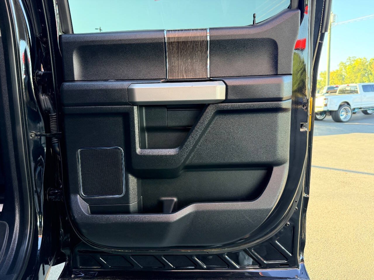 Used 2020 Ford F250 Lariat w/ Lariat Value Package AWD/4WD image 36