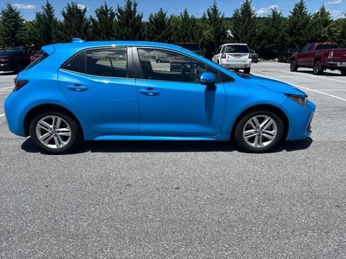 Used 2021 Toyota Corolla SE w/ SE Preferred Package FWD image 3